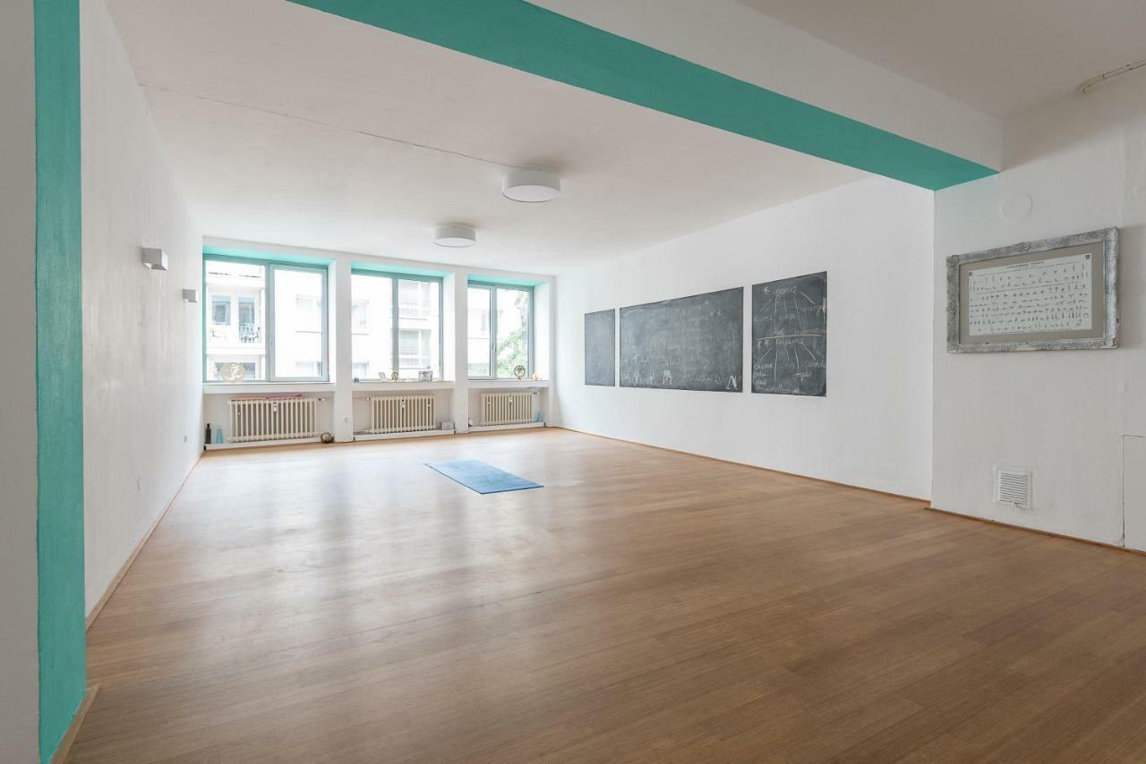 Apartment In Der Yogaschule Köln Exteriör bild