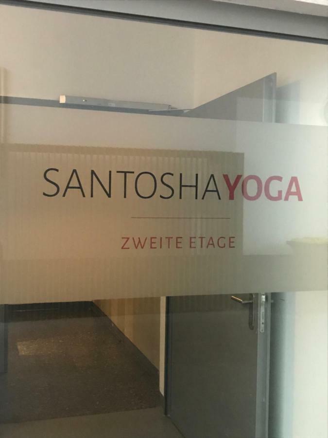 Apartment In Der Yogaschule Köln Exteriör bild